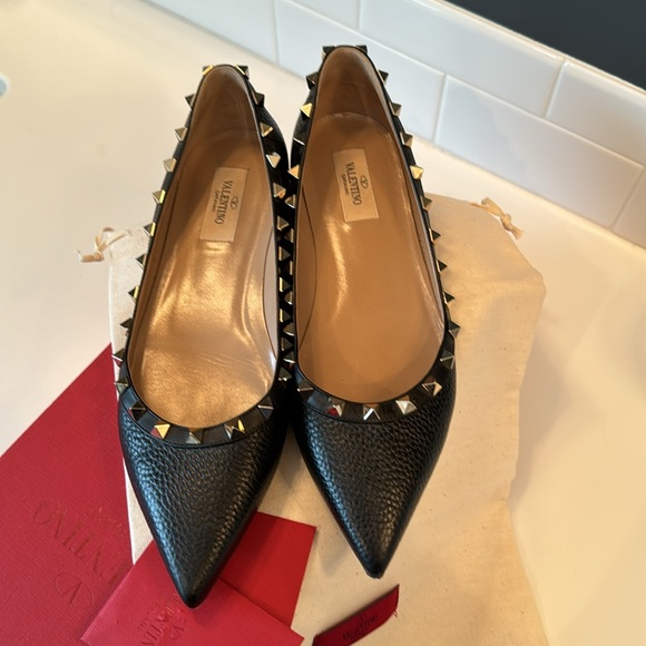 Valentino Rockstud Pointed Flat - Picture 2 of 8